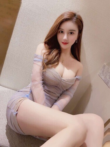 清纯靓丽的学.生.妹.，身材好，温柔体贴，